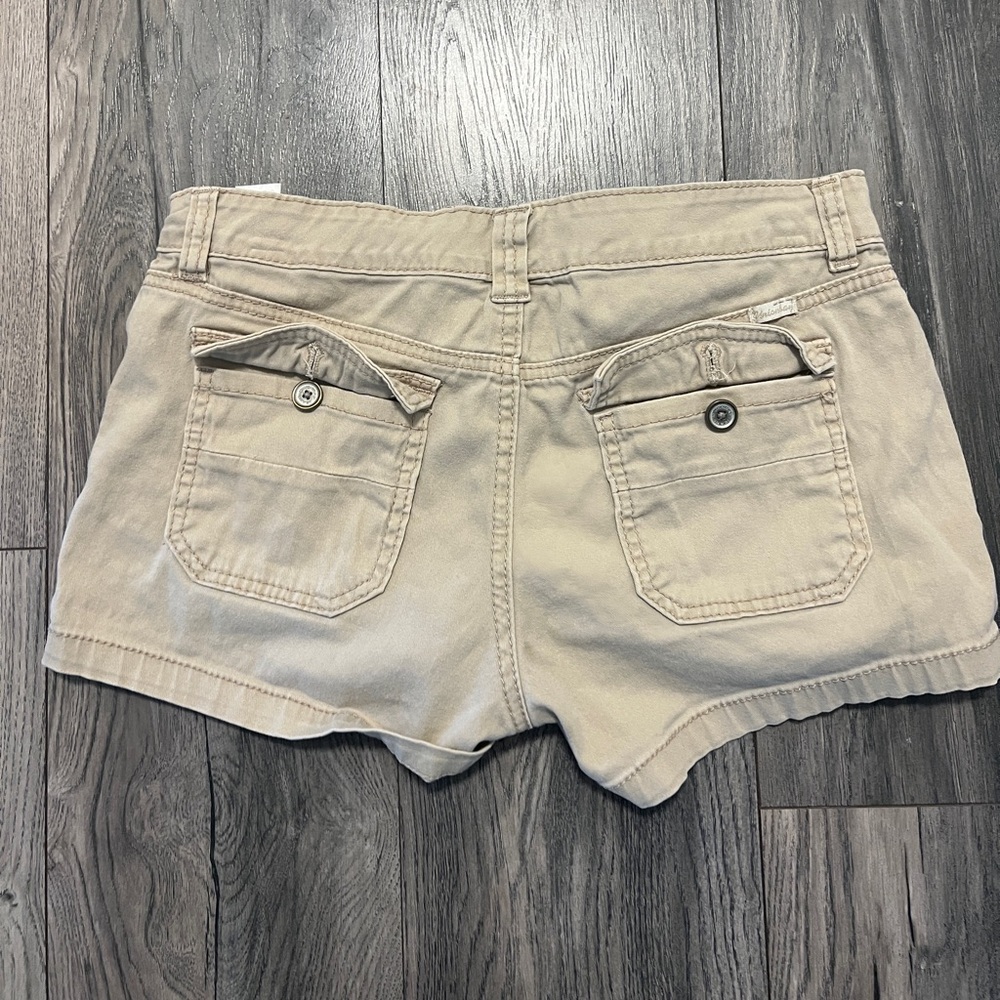 🌱🦢4 FOR $15!🦢🌱 Unionbay Women's Tan Casual Shorts - Picture 2 of 3